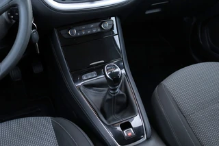 Opel Grandland X 1.2 Turbo Ultimate | Cruise | Airco | Trekhaak | Sensoren | LM Velgen / 18
