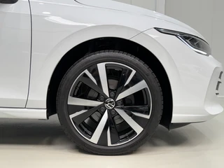 Volkswagen Golf Variant 1.5 eTSI 150pk DSG Style Pano dak / 15