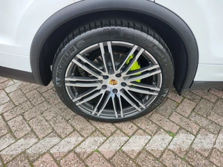 Porsche Cayenne 3.0 S E-HYBRID  NAP | Pano | Stoelventilatie | Bose | Memory Seats / 39