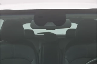 Kia Niro 1.6 GDi Hybrid DynamicLine  - Automaat - Trekhaak - Achteruitrijcamera - Navigatie - Cruise Control - Climate Control - 12 maanden bovag garantie / 70
