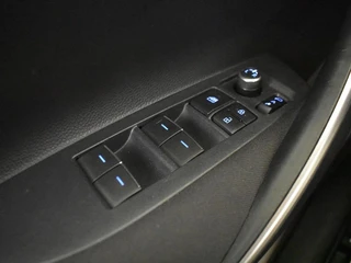 Toyota Corolla 1.8 Hybrid Dynamic | Carplay/AndroidAuto | Stoelverw. / 28