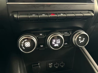 Renault Captur 1.6 E-Tech PHEV 160 Intens Groot Scherm + Navigatie | Parkeercamera | Cruise Control / 17
