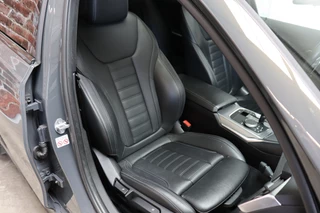 BMW 3 Serie Sedan 330i High Executive M Sport Pakket Automaat  / Live Cockpit Professional / Schuif-/kanteldak / M Sportremsysteem / Leder / Shadow Line / 19 Inch / Extra Getint Glas / Stoelverwarming / Climate Control / Parkeersensoren voor+achter / Stuurwiel Verwambaar / Hifi / 20