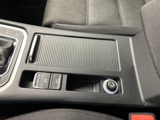 Volkswagen Passat Variant 1.5 TSI Highline NAVI CARPLAY CRUISE LM ECC. / 36