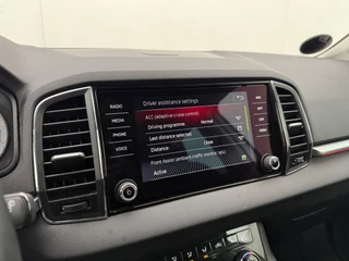 Skoda Karoq 1.5 TSI ACT Style | Adaptive cruise | Stoelverwarming | CarPlay | Camera | Parkeersensoren achter | Trekhaak / 25