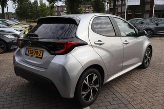 Toyota Yaris 1.5 HYBRID 115 STYLE PARK-SENSOREN BLIND-SPOT LM-VELGEN PRIVACY-GLASS LED-PAKKET AD-CRUISE APPLE/ANDROID / 4