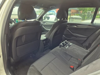 BMW 5-serie Touring 530e M Sport LED CarPlay Elek. Stoelen 100% dealer onderhouden 530e Business Edition Plus / 10