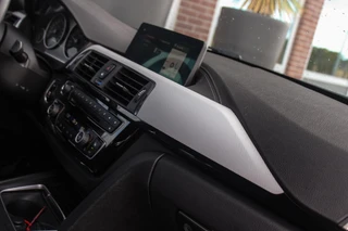 BMW 3-serie Touring 318i Corporate Lease Executive | M Sport pakket | Stoelverwarming | LED | Navigatie Professional | Bluetooth | Sportstoelen | M-sportstuur | PDC | Shadow Line / 35