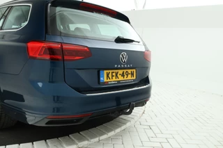 Volkswagen Passat Variant 1.6 TDI Comfort Business  Automaat, Navigatie, Apple carplay, Climate, / 9