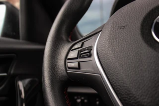 BMW 1-serie 125i Business+ | Sport Line | NL auto | Schuif-/kanteldak | Keyless entry | HiFi audio | Stoelverwarming | Xenon | Sportstuur | Navigatie Professional | Bluetooth | PDC / 21