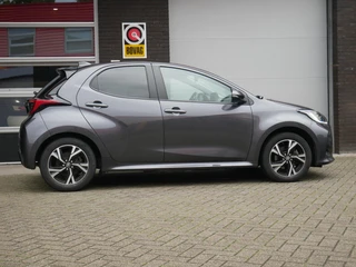 Toyota Yaris 1.5 Hybrid Dynamic Dealer onderhouden| ACC / 12