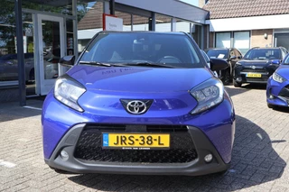 Toyota Aygo X PULSE APPLE/ANDROID STOELVERWARMING KEYLESS CAMERA CLIMA 17"LMV EL-SPIEGELS PRIVACY-GLASS / 20