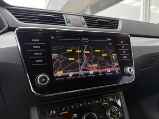 Škoda Superb COMBI 1.5 TSI ACT Business Edition - Automaat Stoelverw. Navi Camera 17inch LMV / 7