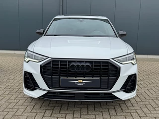 Audi Q3 35 TFSI S Line Edition * Panoramadak * Trekhaak * Stoelverwarming * Parkeercamera * / 19