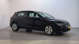 Volkswagen Golf 1.0 TSI 110pk Life Sfeerverlichting Navigatie App-Connect DAB+ / 2