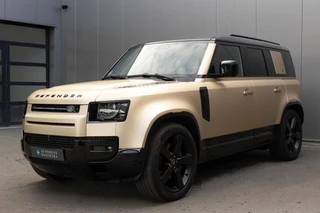 Land Rover | Defender 3.0 D250 110 MHEV SE | Luchtvering | Groot Infotainmentscherm | Premium Audio by Meridian | Black Pack | FULL LED |