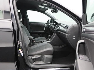 Volkswagen T-Roc 1.5 TSi 150 Pk Automaat Sport Business R-Line | Full LED | Adaptive Cruise | Carplay | Stoelverwarming | LED | Camera | Airco | 19 Inch / 39