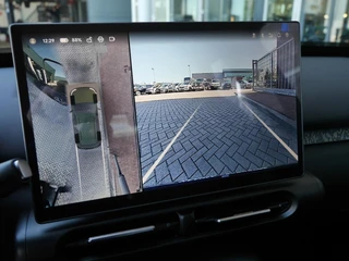 Leapmotor B03X ProMax Design 53 kWh 382KM WLTP l Hoge Zit & Verrassend Ruim! l Stoel- en Stuurwielverwarming l 360 Camera l Wireless Apple Carplay & Android Auto l Full-LED l 14,6'' Display l 18'' Lichtmetalen Velgen / 26