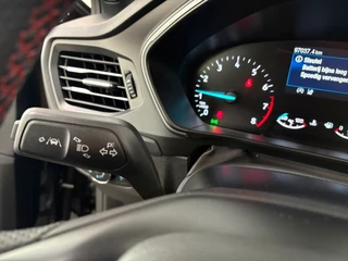 Ford Focus Wagon 1.0 EcoBoost Hybrid ST Line Style/ NL auto/ Achteruitrijcamera/ Sensoren / 19