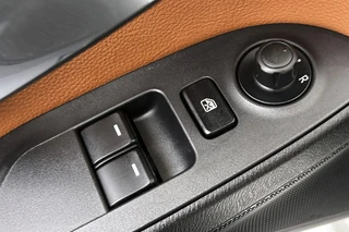 Fiat 124 Spider 1.4 MultiAir Turbo Lusso BOSE Keyless Stoelverwarming Achteruitrijcamera / 29