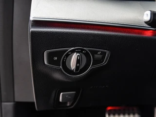 Mercedes-Benz E-klasse 220 d AMG Line Night Edition Panoramadak Widescreen Sfeerverlichting Apple CarPlay Android Auto Camera Stoelverwarming LED / 33