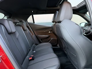 Peugeot e-2008 BWJ 2023 EV GT 136 PK 50 kWh  PANO DAK | KEYLESS | STOELVERW. | HALF LEDER | CAMERA | NAVI | CLIMA | CRUISE | LMV | PDC / 38