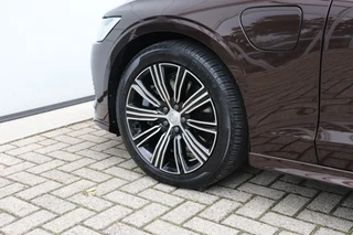Volvo V60 2.0 T8 Twin Engine AWD Inscription (391PK) ORIG.NL/NW.PR73000/DEALERONDERH. / 28