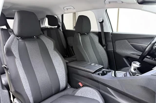 Peugeot 5008 1.2 PureTech Blue Lease Executive | 7 persoons | Cruise control | Climate control | Navigatie full map | Lichtmetaal 17" / 14