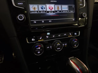 Volkswagen Golf 2.0 TSI GTI Clubsport / 265-360PK / NAP = UNIEK !! / NWE TURBO / PANO / DYNAUDIO / CAMERA / CARPLAY / 19 INCH ! / 38