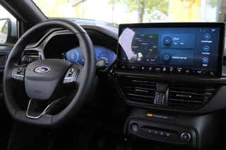 Ford Focus Wagon 1.0 EcoBoost Hybrid ST Line X  | Leder UNIEK! | Head-up | Adaptieve cruise | Trekhaak | Winterpack / 7