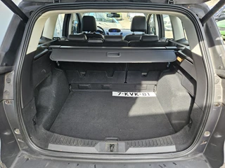 Ford Kuga 1.6 Titanium NAVI PDC TEL LM LEER TREKHAAK / 45