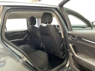 Skoda Octavia Combi 1.0 e-TSI DSG Business Edition Parkeersensoren Navigatie App-Connect DAB+ / 18