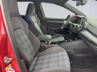 Volkswagen Golf 1.5 eHybrid GTE / 5JR Garantie / Pano / Trekhaak / Matrix / Keyless / 360 / HUD / Travel / 13