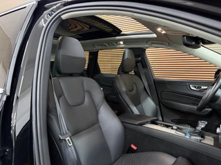 Volvo XC60 2.0 T5 Inscription | 250PK | Automaat | Leder | Camera | Trekhaak | Pano | Navi | 12,3” Digitaal Display / 4
