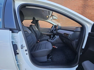 Dacia Sandero Stepway 1.0 TCe Comfort | 1e Eigenaar | Navigatie | Parkeersensoren | Cruise Control | Airco | Stuurbediening | Bluetooth / 26