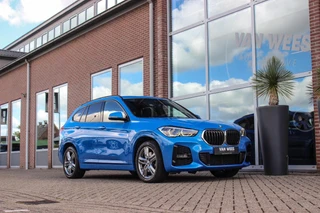 BMW X1 xDrive25e High Executive M sport | 1e eigenaar | Dealer onderhouden | Panoramadak | Apple Carplay | Camera | LED adaptief | Head-up | Stoelverwarming | Cruise control / 9