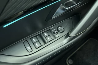 Peugeot 208 1.2 Hybrid 145 e-DCS6 GT | 17 Inch | Automaat | Achteruitrijcamera | Apple carplay | Voorstoelen verwarmd | / 19