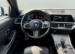 BMW 3-serie Touring 330e M sport ACC Trekhaak / 17