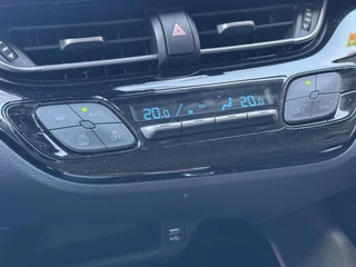 Toyota C-HR 2.0 Hybrid Dynamic Black Edition ADAPTIVE CRUISE PARKEERCAMERA AFNEEMBARE TREKHAAK / 11