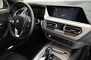 BMW Z4 Roadster sDrive20i 197pk High Executive Stoelverwarming Leder LED Navigatie / 4