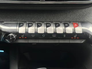 Peugeot 3008 1.2 PureTech Allure | Stoelverwarming| Apple Carplay/Android Auto | Skiluik | Lichtmetalen velgen met Allseason banden | Parkeersensoren | Cruise Control | / 23