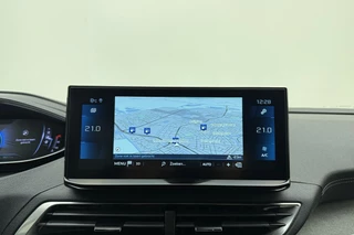 Peugeot 3008 1.2T 130pk GT | Achteruitrijcamera | Parkeersensoren V+A | Cruise & Climate control | Navi | Apple Carplay / Android Auto / 20