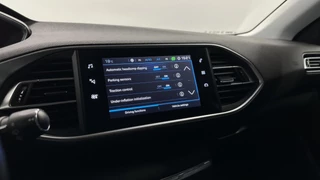 Peugeot 308 SW 1.2 PureTech Blue Lease Allure TREKHAAK CAMERA NAVI CRUISE LM. / 42