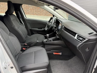 Renault Clio 1.0 TCe / Navigatie / Apple CarPlay - Android / 1e Eigenaar / ALL-Season banden / Cruise Control / PDC met optische w / 16