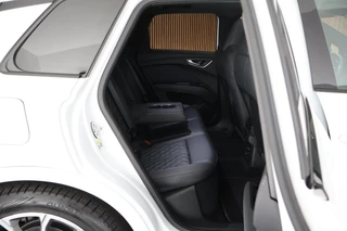 Audi Q4 e-tron 40 Launch edition S Competition 204pk 77 kWh SOH 87% Trekhaak Camera Leder Keyless Stoelverwarming ACC Panoramadak S-Line / 15