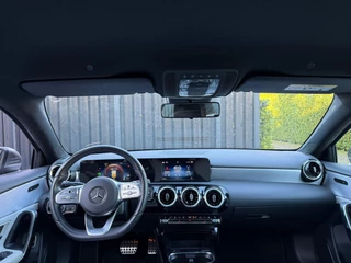 Mercedes-Benz A-klasse 250 e AMG Line / 2