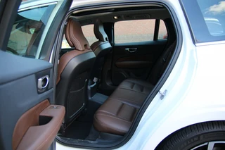 Volvo V60 2.0 T6 TE AWD MomPro / 29