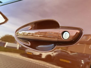 Peugeot 3008 Première 1.2 PureTech 130PK Navigatie, Achteruitrijcamera, Keyless, Elektrische Kofferklep, Trekhaak, Apple Carplay, Android Auto / 7