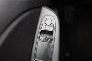 Renault Clio 1.6 E-Tech Hybrid 140 Business Zen|Camera|Automaat|Dealer OH| / 24
