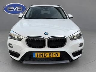 BMW X1 SDrive18i Executive achteruitrijcamera, extra getint glas, electr bedienbare achterklep, parelmoer wit / 14